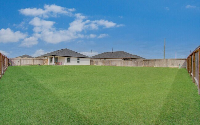 Building Photo - 8611 Shumard Oak Dr