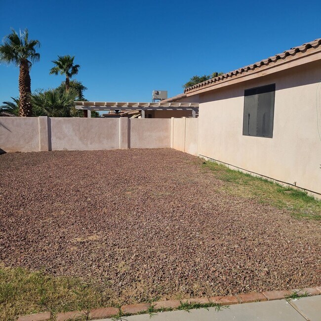 Building Photo - Desirable Corner lot with 2 car garage!