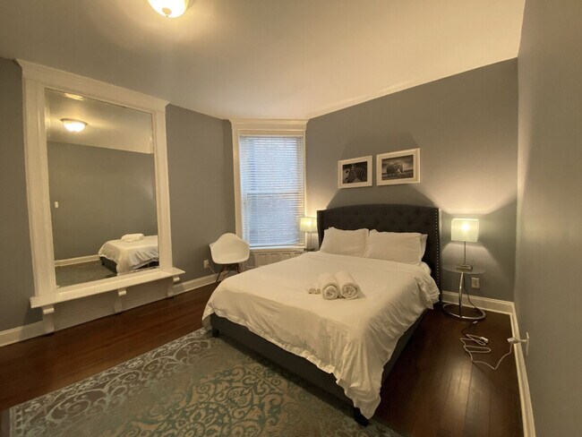 Building Photo - 2244 N Dayton St