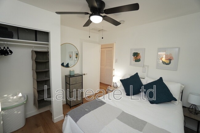 Building Photo - 930 Orchard St