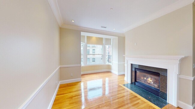 Building Photo - 22 Beacon St