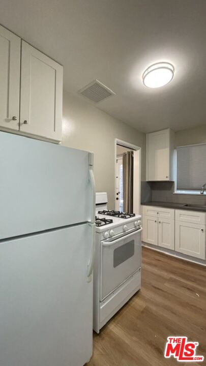Building Photo - 4121 Ocean View Blvd