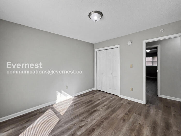 Building Photo - 4330 Almo Ave