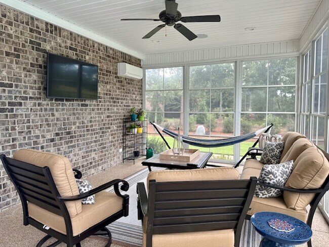 Building Photo - 597 Wentworth Cir