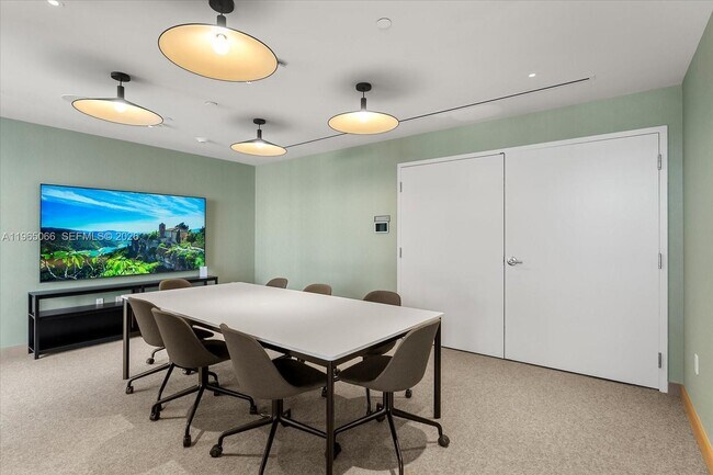 Building Photo - 501 West Ave