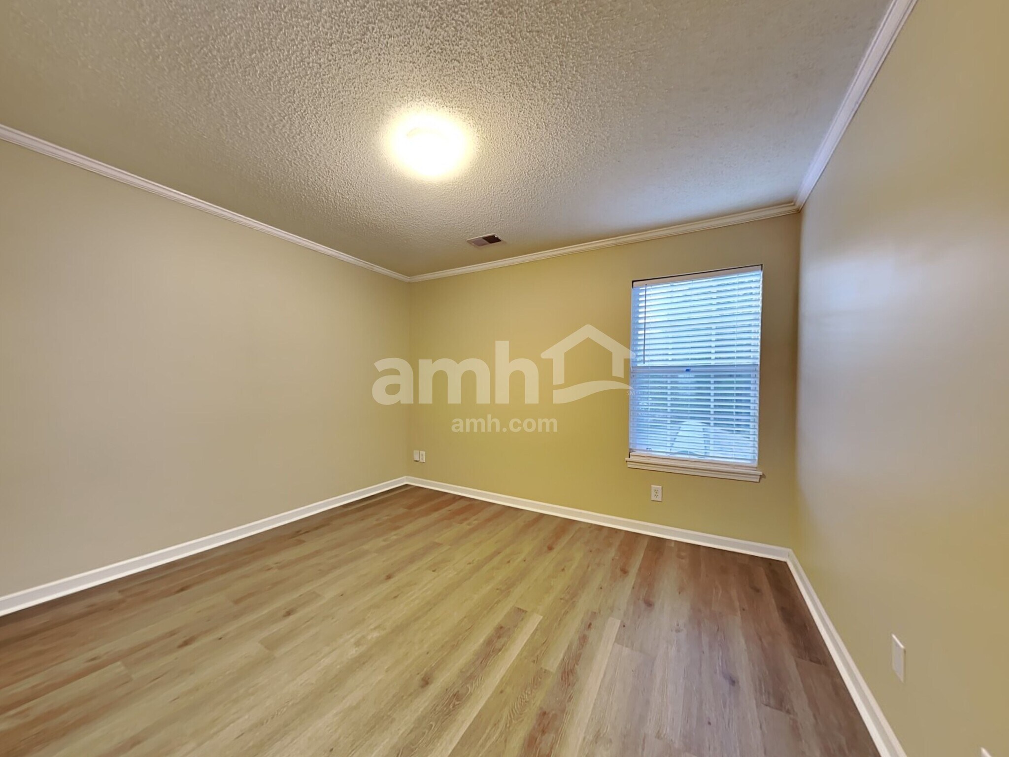 Building Photo - 110 Macallan Ct