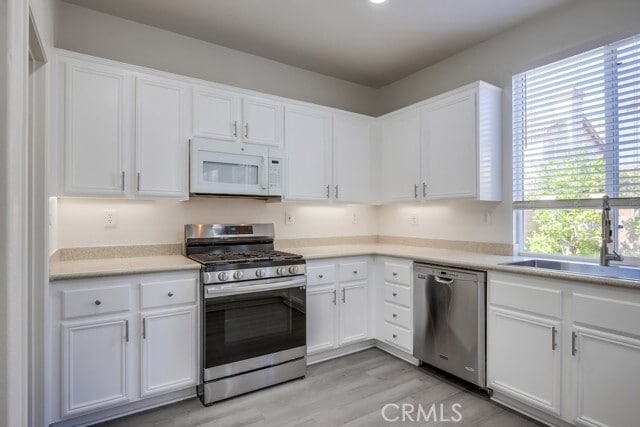 Building Photo - 321 N Riley Ct
