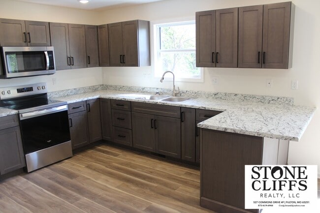 Building Photo - 904 Scott Station Rd