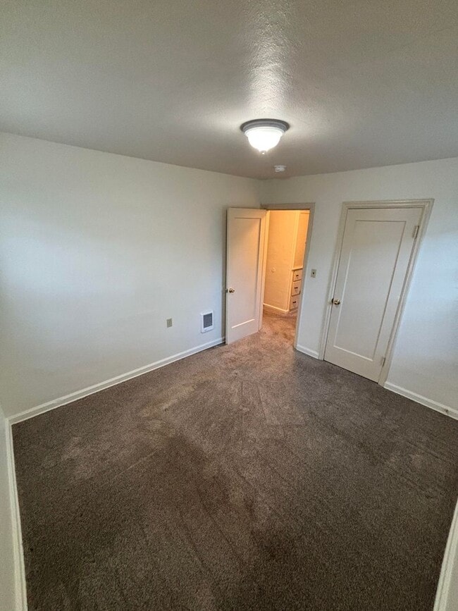 Building Photo - Cozy Two Bedroom Home in Salem