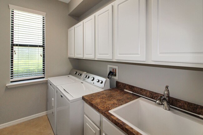 Building Photo - 1219 Cielo Ct