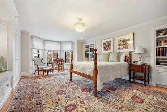 Building Photo - 381 Beacon St