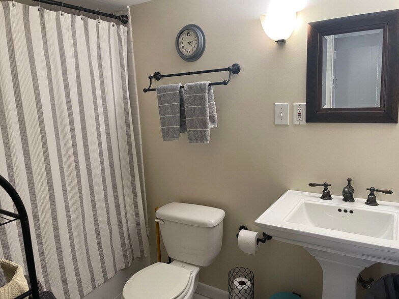 Bathroom - 2059 Desmond Dr