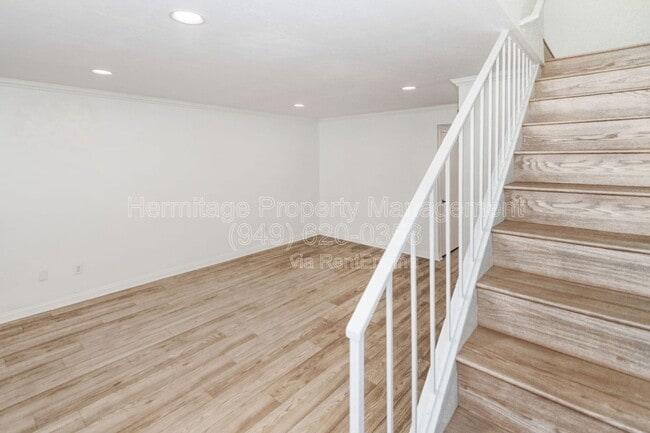 Building Photo - 35 Kazan St