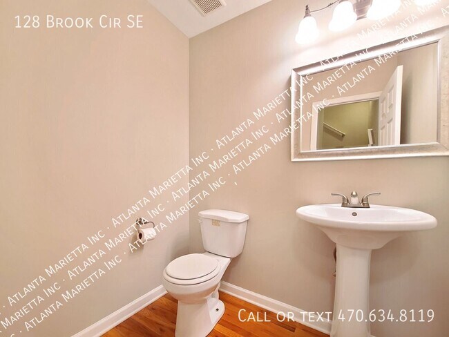 Building Photo - 128 Brook Cir SE