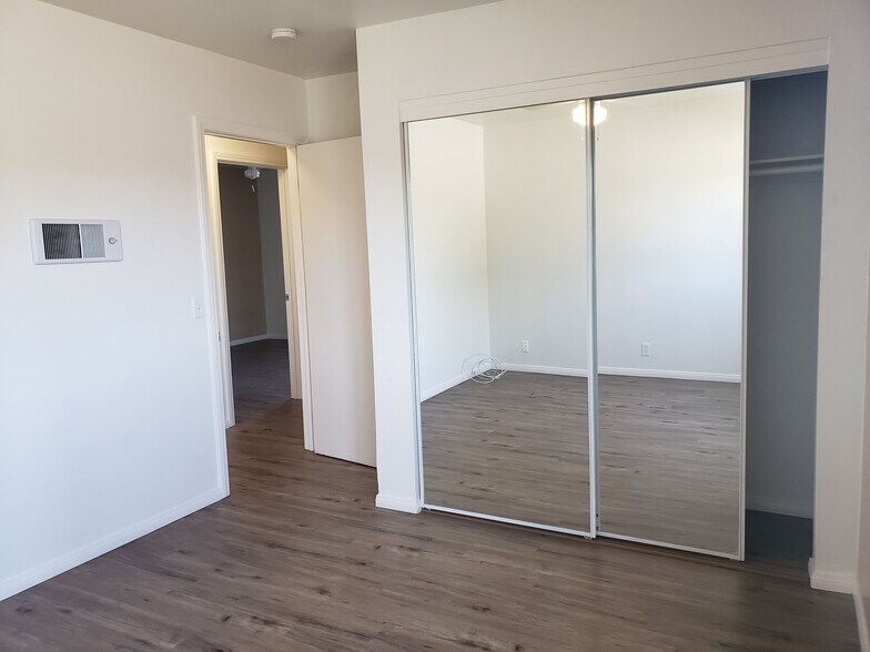 Building Photo - 1261 Victor St