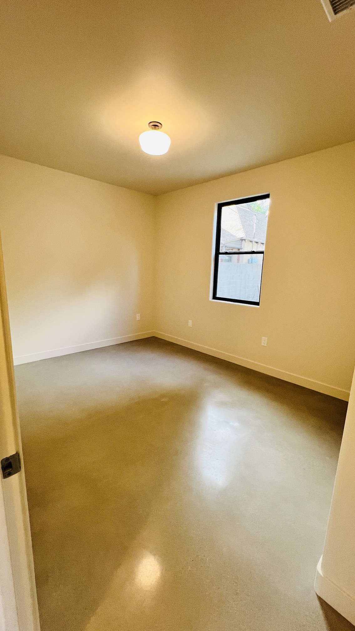 Building Photo - 1203 S Chavez St