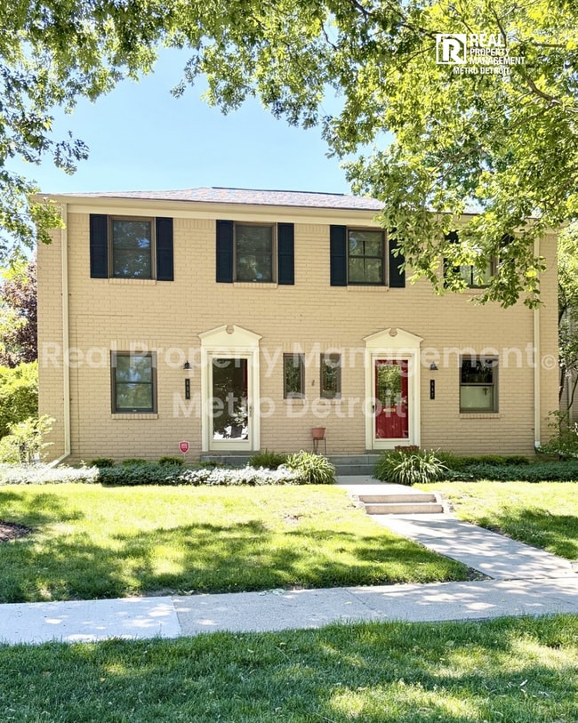 Building Photo - SUMMER SAVINGS FOR YOUR NEW HOME