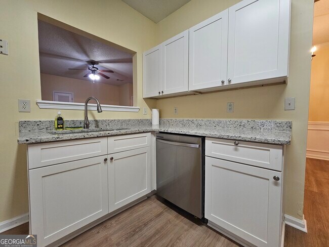 Building Photo - 206 Southwind Ln