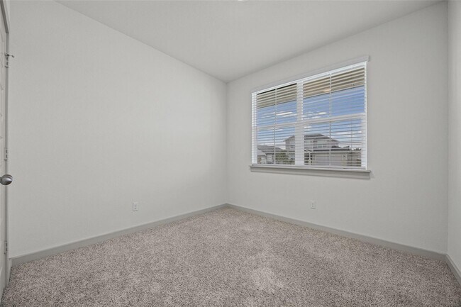 Building Photo - 231 Lavaca River Ln