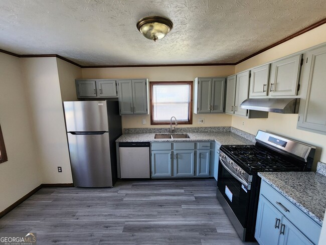 Building Photo - 5282 Station Cir