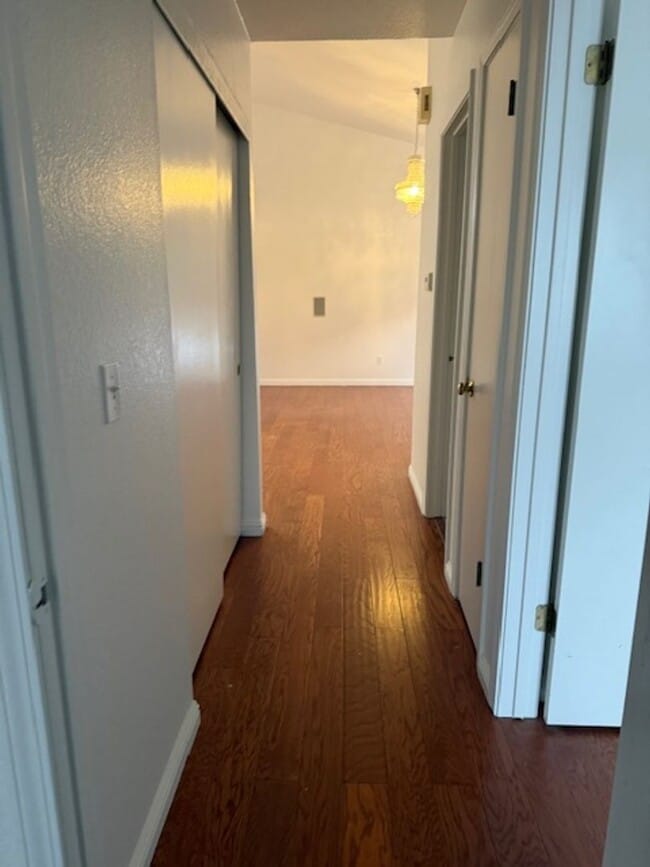 Building Photo - 2 Bedroom 2 Bath House in Cotati ~ Attached 2 Car Garage