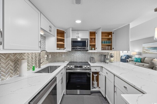 Building Photo - 941 S Ocean Blvd