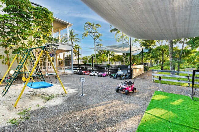 Building Photo - 377 Squire Dr