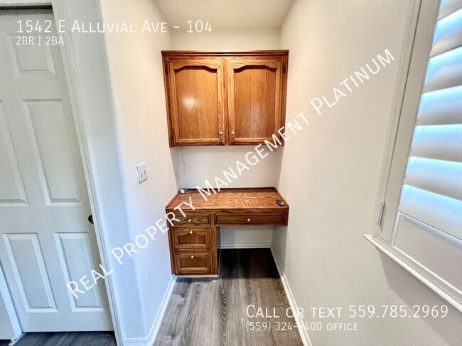 Building Photo - $1,895 Alluvial & Cedar Ave, 2 Bedroom 2 f...