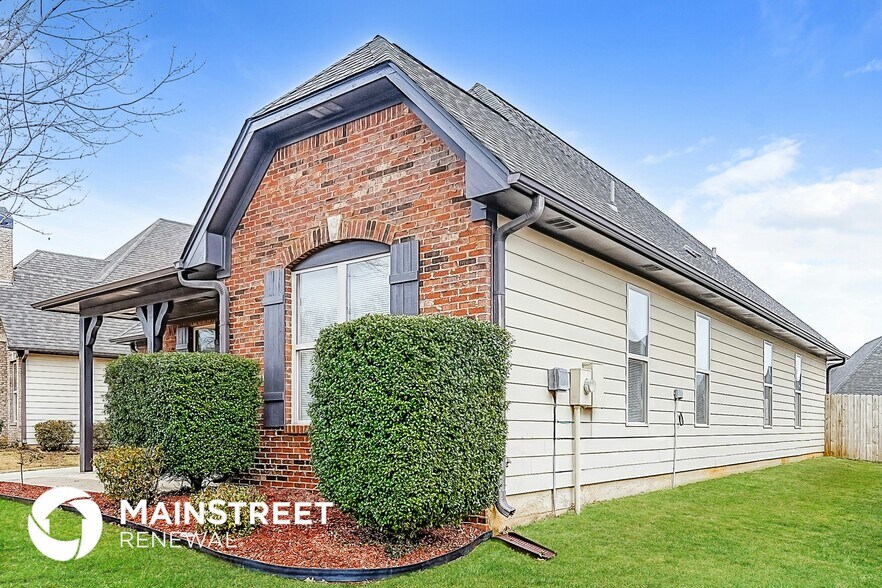 Building Photo - 1291 Washington Dr