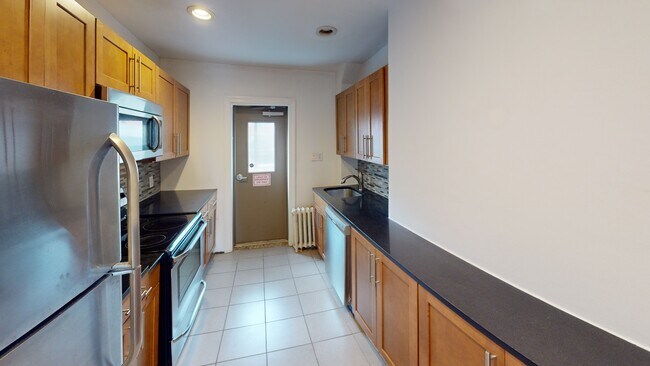 Building Photo - 313 S 18th St