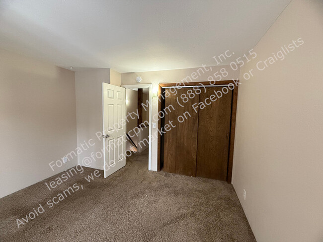 Building Photo - Pet-Friendly Freshly Painted Two Bedroom H...