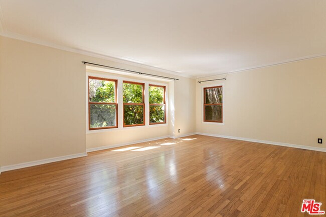 Building Photo - 1974 Preuss Rd