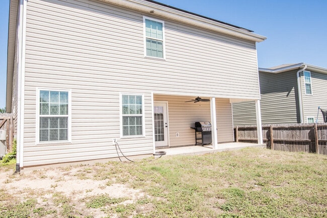 Building Photo - 489 Eisenhower Dr