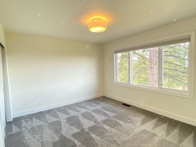 Building Photo - Luxury Living with Unmatched Cascade Views...