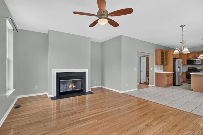 Building Photo - 5 Oldwyck Crescent