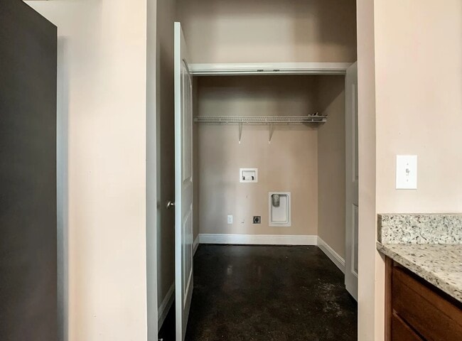 Building Photo - Stables 139