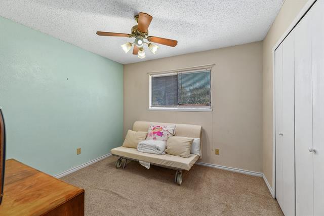 Building Photo - 801 Meadowlark Dr