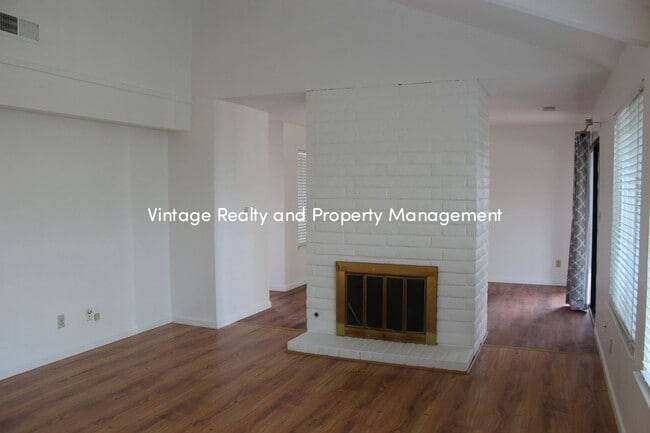 Building Photo - Available Soon! Recently Updated Very Nice...