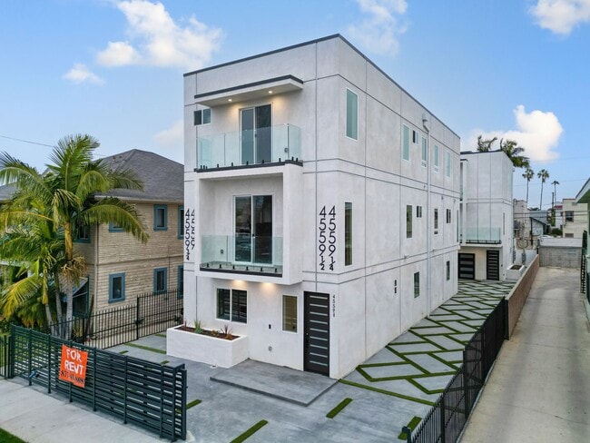 Building Photo - 4559 W 18th St