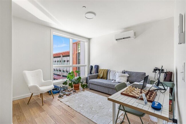 Building Photo - 71 Richmond St