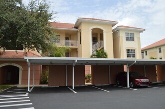 Building Photo - GREAT CONDO IN CAPE CORAL 2+ DEN/2  $1,800!!
