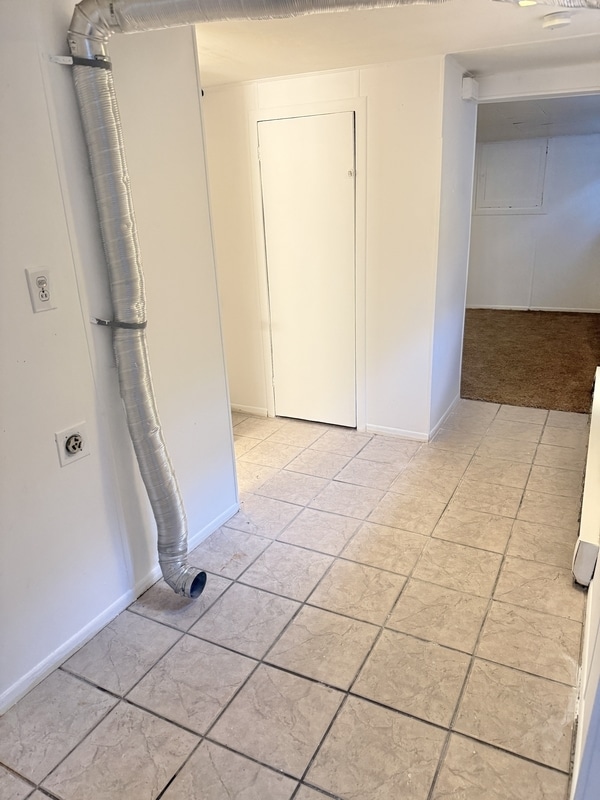 Building Photo - 925 Wilson Ave S