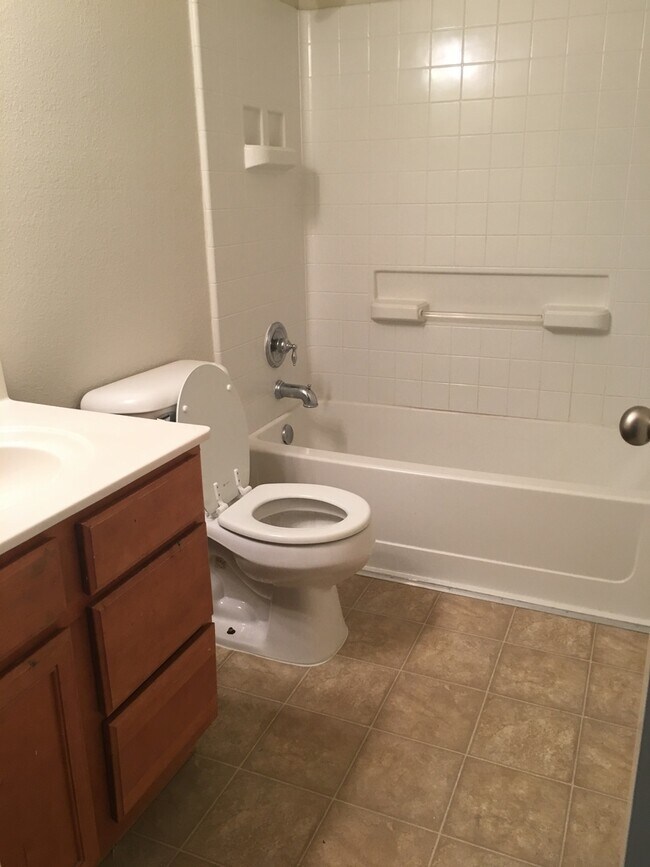 Building Photo - Texas Sized Home 5/3/2