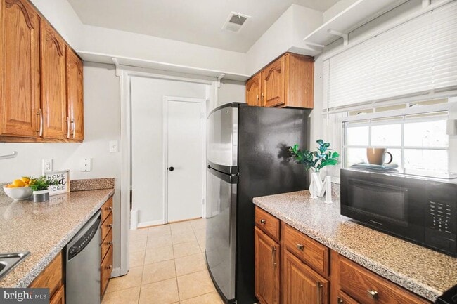 Building Photo - 14431 St Germain Dr