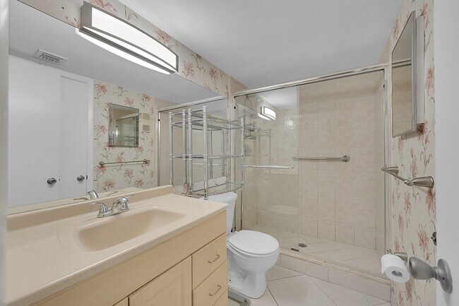 Building Photo - 15461 Lakes of Delray Blvd
