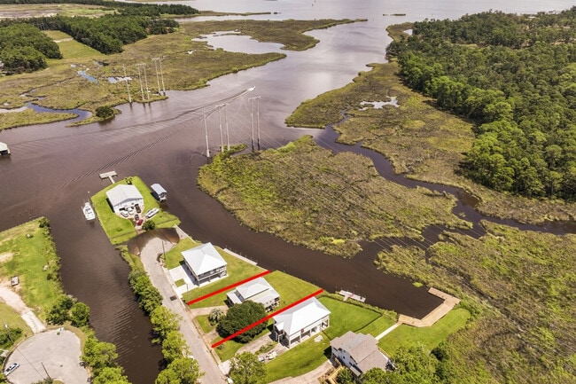 Building Photo - 1317 Beards Cove Dr