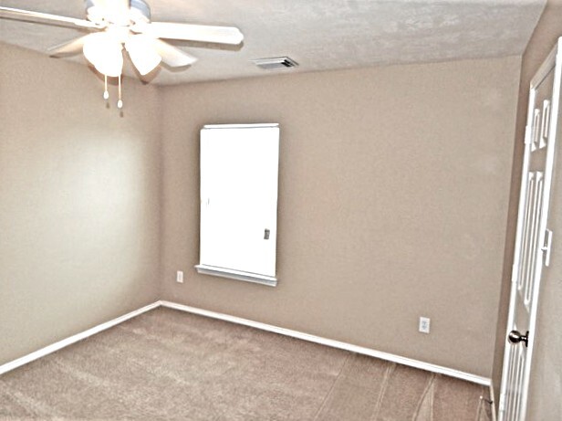 Building Photo - 22211 Hesse Ct