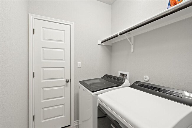 Building Photo - 205 Syrah Ct