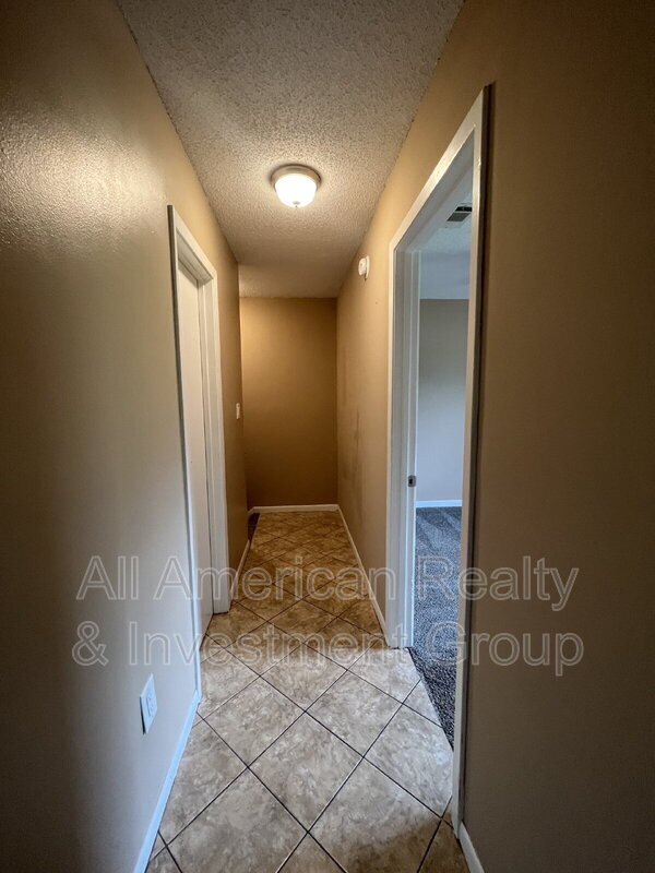 Building Photo - 939 Tanager Rd