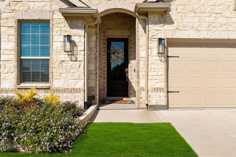 Building Photo - 905 Rosebay Dr